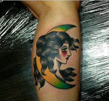 小腿女人头和月亮纹身图案
