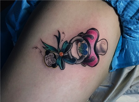 女生大腿奶嘴纹身图案