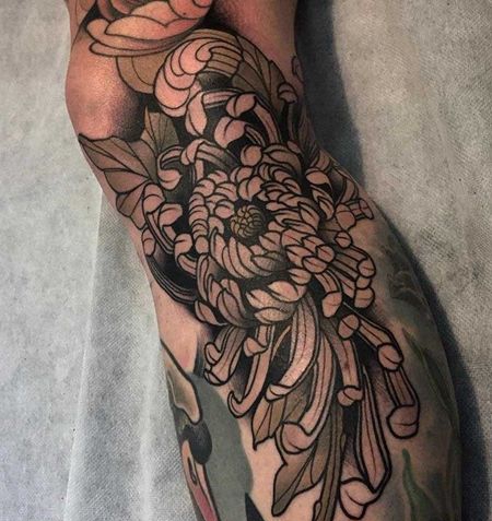 New school 小腿内侧 菊花