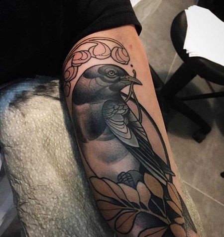 New school 大臂内侧 乌鸦