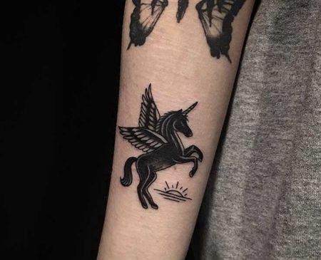Old school  大臂外侧 黑灰独角兽
