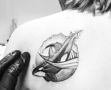 简约 后背 鲸鱼 点刺