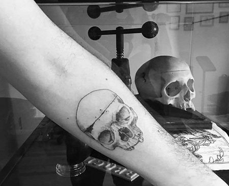 简约 小臂内侧 骷髅头