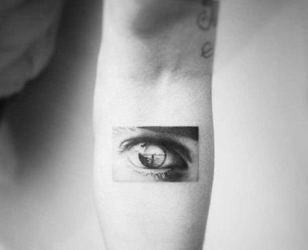 写实 小臂内侧 眼睛