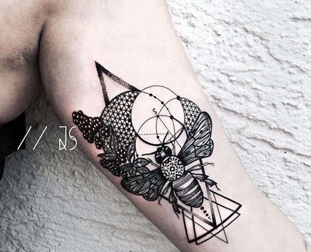 黑灰 大臂内侧 蜜蜂