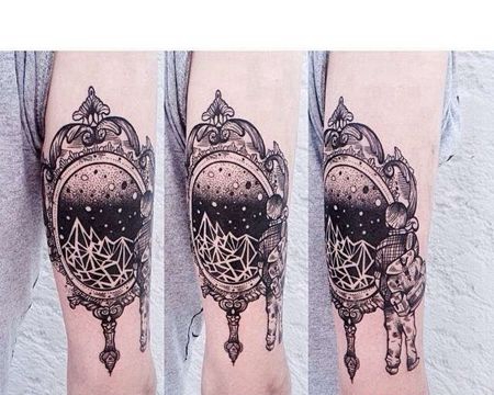 大臂外侧点刺镜子风景纹身图案