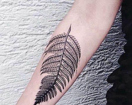 小臂线条叶子纹身图案