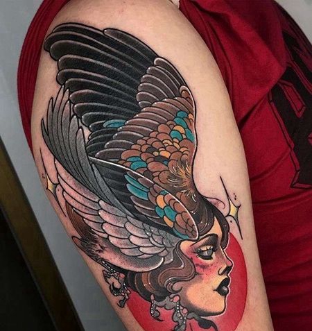 New School大臂老鹰人像纹身图案