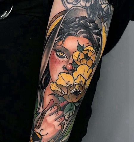 New School小臂人像花卉纹身图案