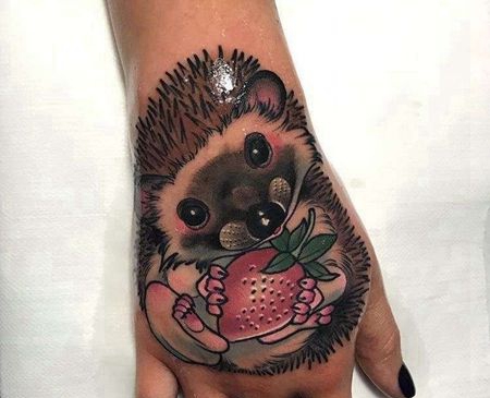 New School手背刺猬纹身图案