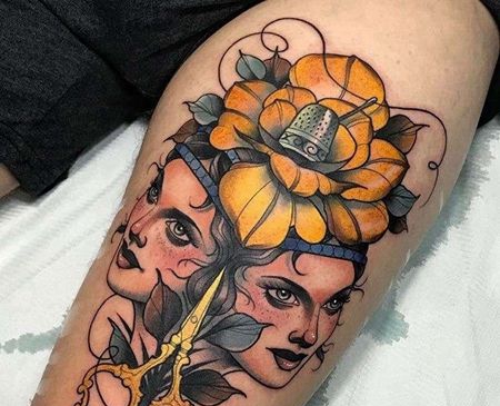 New School大腿人像玫瑰剪刀花卉纹身图案