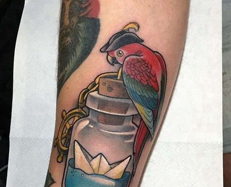 New School小腿鹦鹉瓶子纹身图案