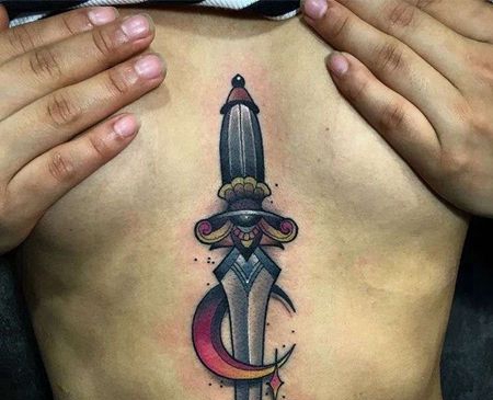 New School胸下匕首纹身图案