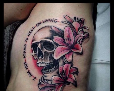 New School侧腰玫瑰骷髅纹身图案