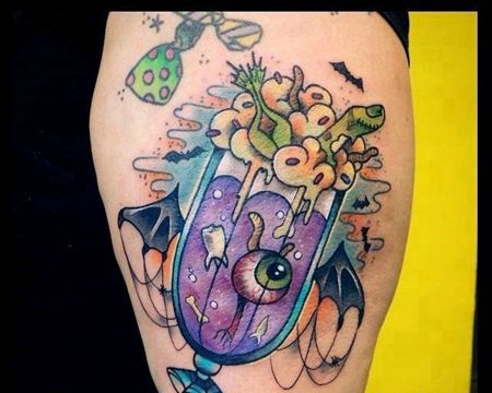 New School大腿杯子纹身图案