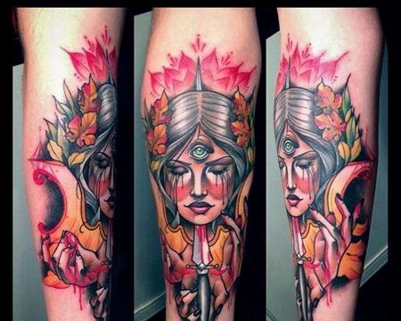 New School小臂人像匕首纹身图案