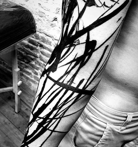 中国风小臂泼墨纹身图案