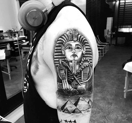 写实大臂金字塔法老纹身图案