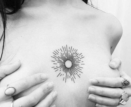 小清新几何胸前太阳纹身图案