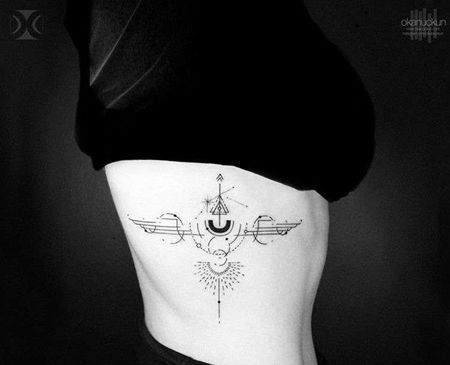 几何侧腰鹤纹身图案