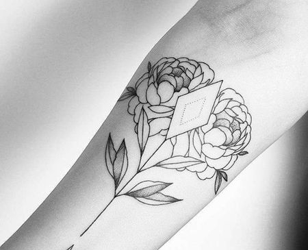 线条几何小腿花卉纹身图案