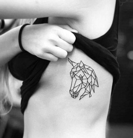 小清新几何侧腰马纹身图案