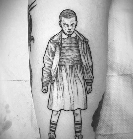 点刺小腿人像纹身图案