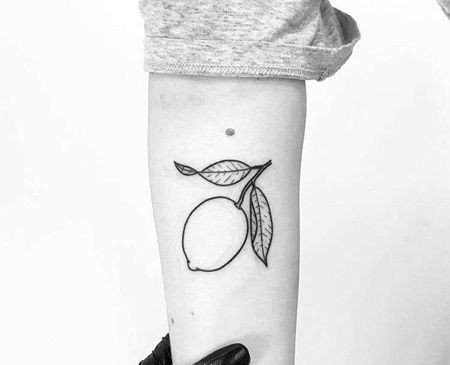 小清新线条小臂柠檬纹身图案