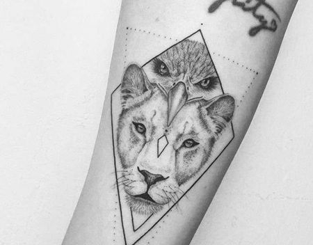 写实几何小臂狮子猫头鹰纹身图案