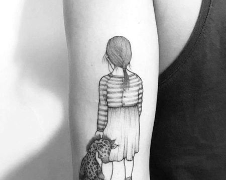 小清新小臂人像娃娃纹身图案