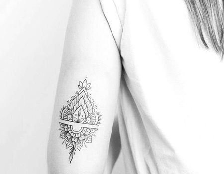 线条几何大臂繁花纹身图案