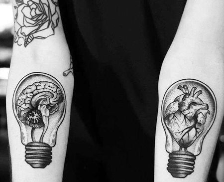 线条点刺小臂灯泡大脑心脏纹身图案