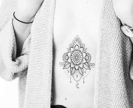 点线几何腹部花卉纹身图案