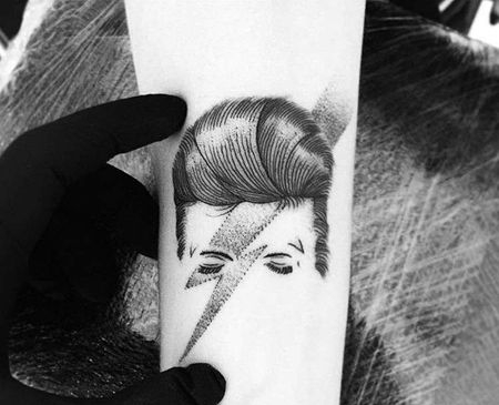 小清新点刺小臂人像闪电纹身图案