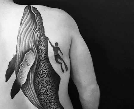 点刺后背鲸鱼纹身图案