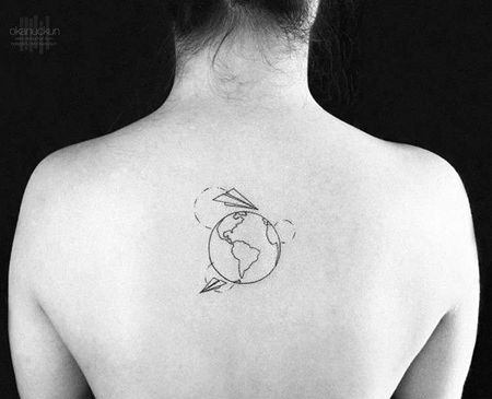 小清新后背纸飞机地球纹身图案