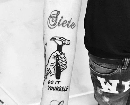 小清新小臂手锤子纹身图案