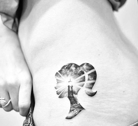 写实小腹灯塔海纹身图案