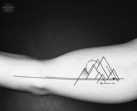 线条几何大臂山纹身图案