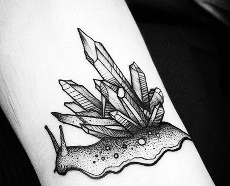 小清新小臂蜗牛宝石纹身图案