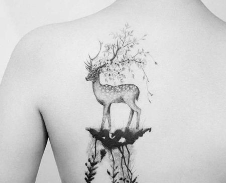 点线后肩鹿纹身图案