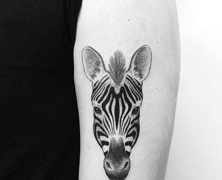 点刺大臂斑马纹身图案