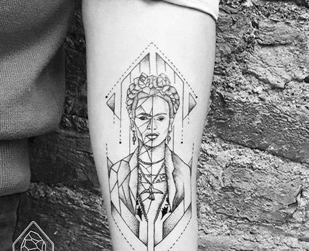 点刺几何小臂人像纹身图案