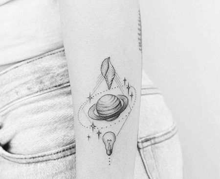 点线小臂星球纹身图案