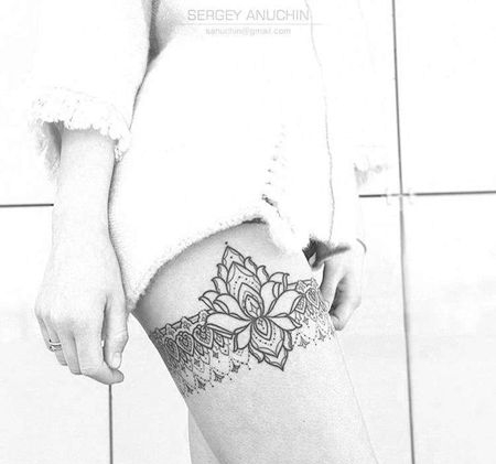 线条几何大腿繁花腿环纹身图案