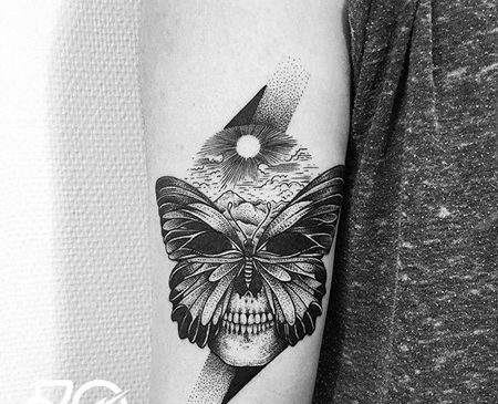 点刺小臂蝴蝶骷髅纹身图案