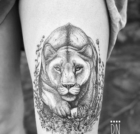 点线大腿狮子花卉纹身图案
