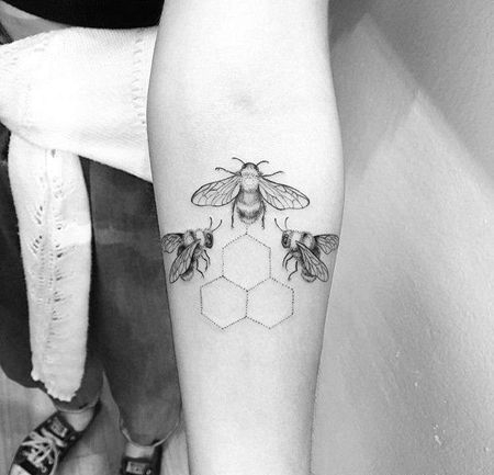 小清新点线小臂几何蜜蜂纹身图案