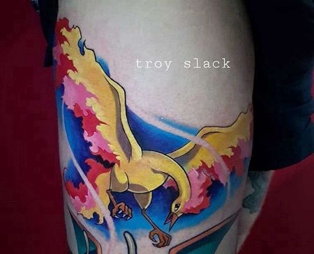 卡通大腿宠物小精灵火焰鸟纹身图案