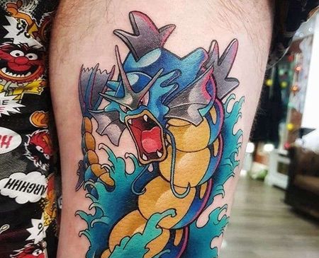 卡通大腿神奇宝贝暴鲤龙纹身图案